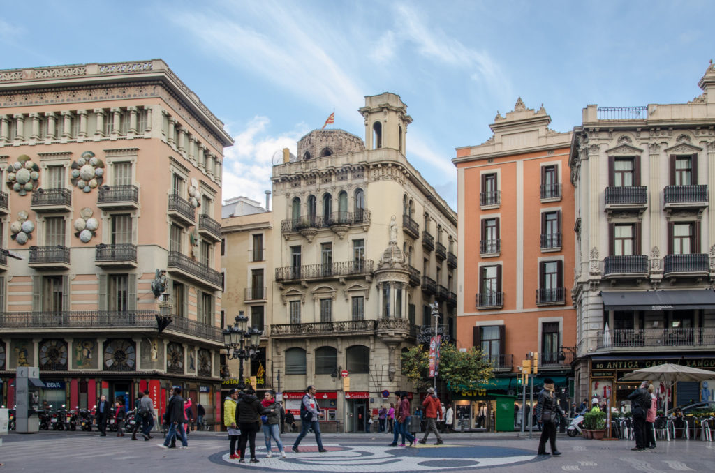 Улица Ла-Рамбла в Барселоне